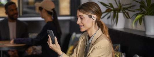 Ear Hook vs Wing Tip Earbuds: Which Stays In at the Gym?